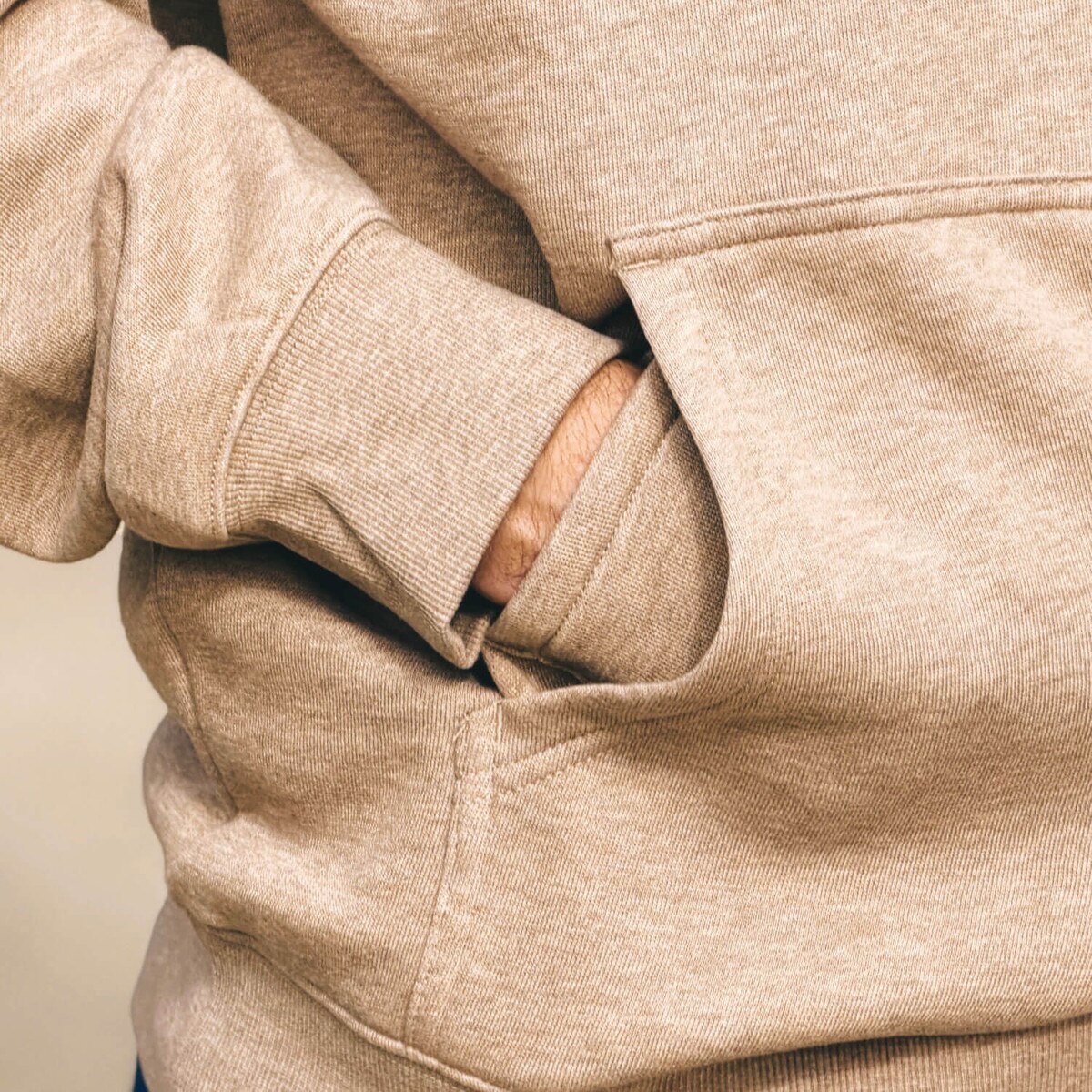 Ariat I-State Oatmeal Hood hidden pocket in kangaroo pocket